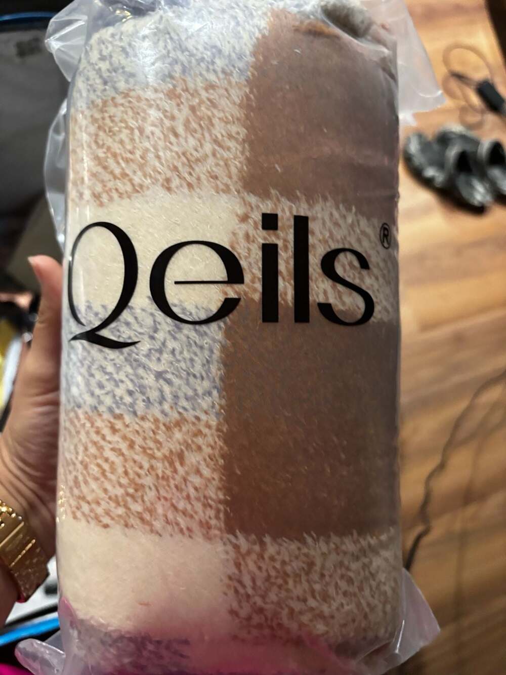 Qeils Plaid Cozy Scarf / Blanket Scarf